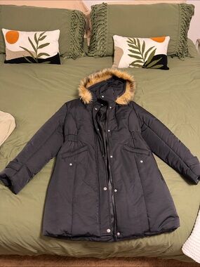 Black Women's Puffer Coat with Faux Fur Hood